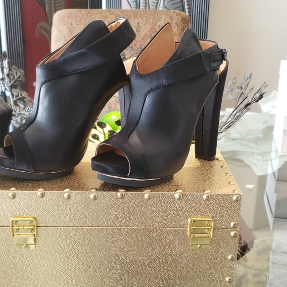 L.A.M.B. Heels - Picture 4 of 7